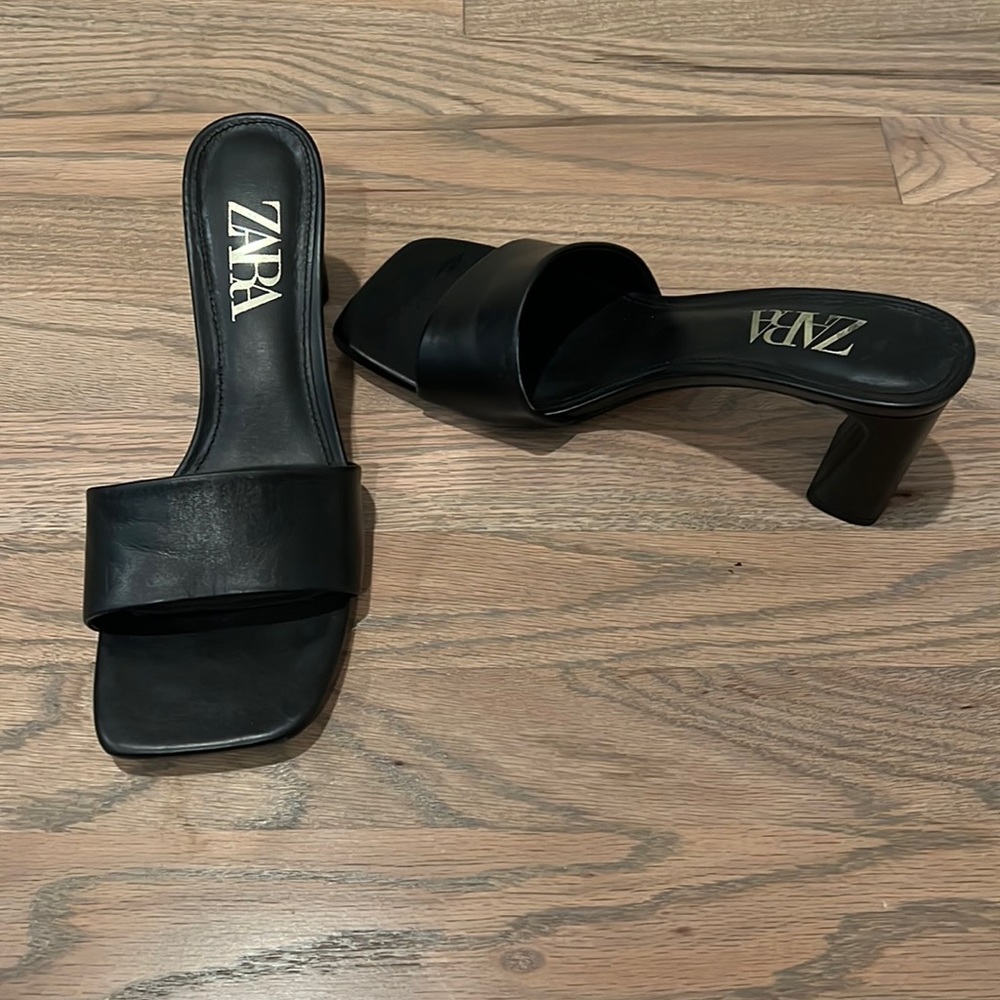 Black Kitten Heel